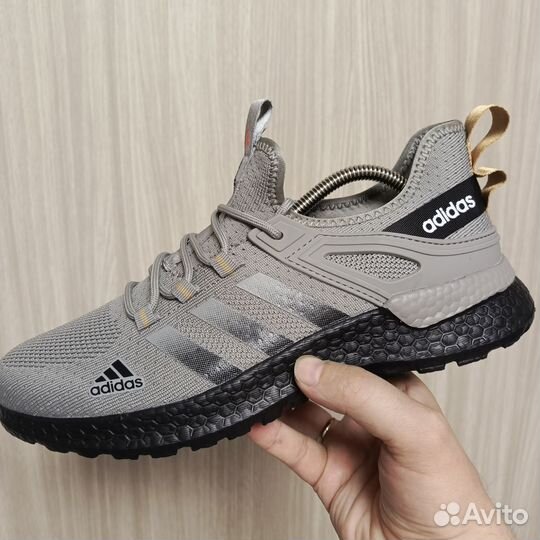 Кроссовки adidas