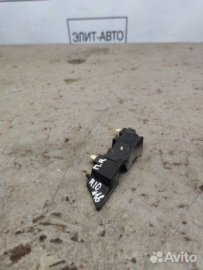 Кронштейн передний правый Kia Rio 3 1.4 2016