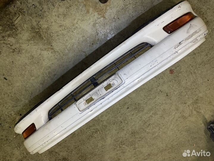 Бампер передний Toyota Vista SV30 5211932460