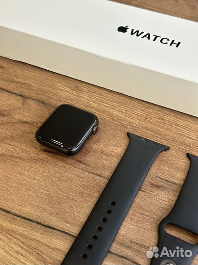 Apple watch se 44mm (серый космос) с гарантией