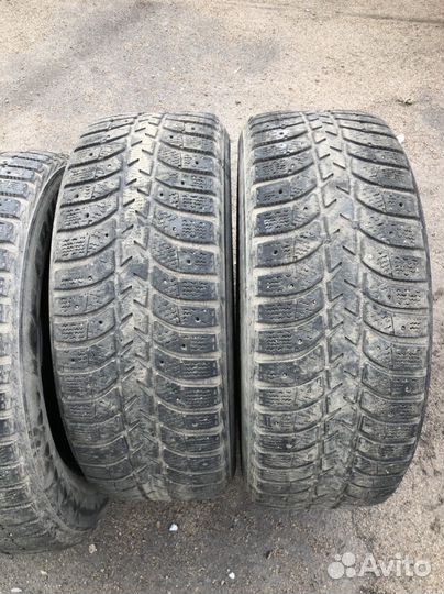 Bridgestone Ice Cruiser 5000 215/60 R16