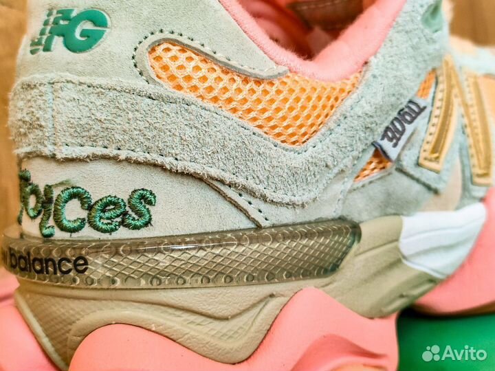 Кроссовко New Balance 9060