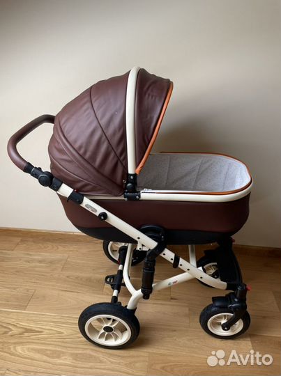 Детская коляска 3 в 1