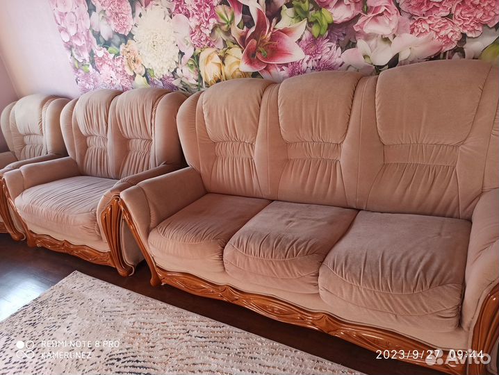 Продам набор мягкой мебели