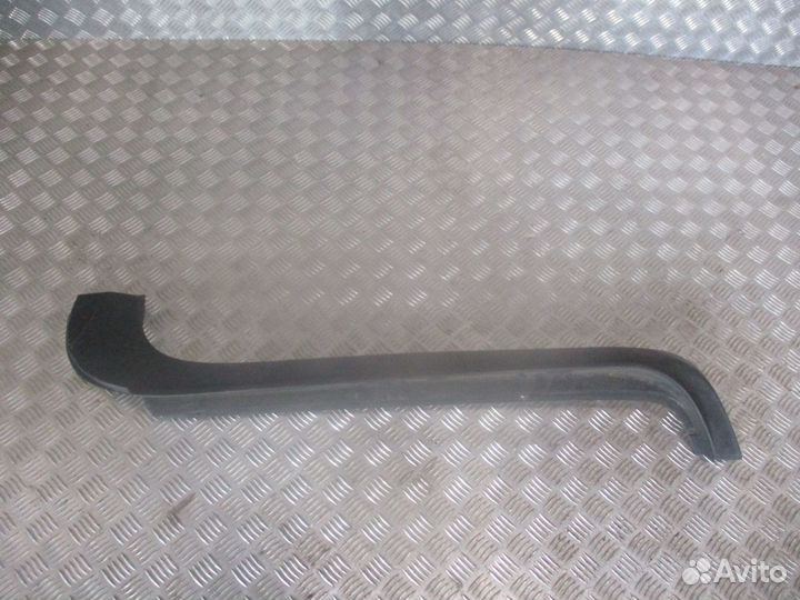 Накладка лобового стекла левая Mercedes-Benz A9436