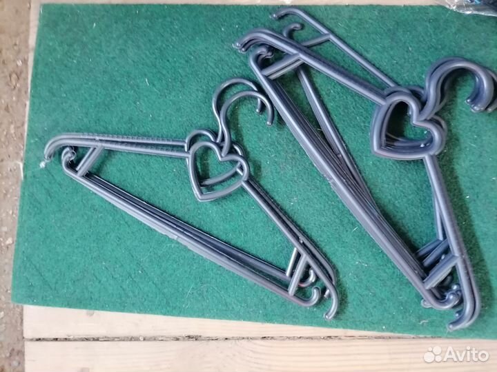 Вешалки плечики пластиковые