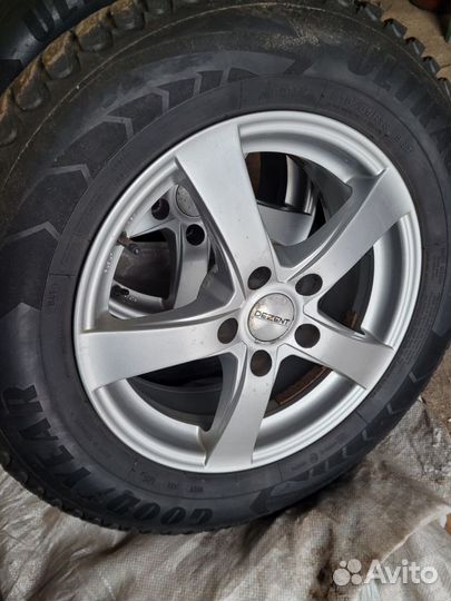 Goodyear Ultragrip Ice Arctic 215/65 R16 98T