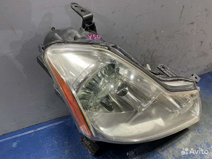 Фара ксенон правая Infiniti M Y50