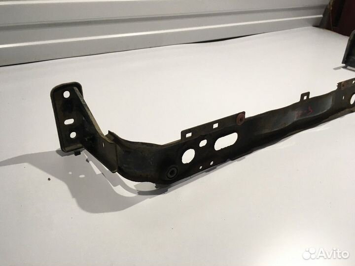 Балка подрадиаторная (Ford Focus)