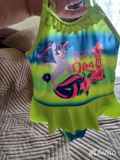 Купальник слитный новый на девочку 92-104см