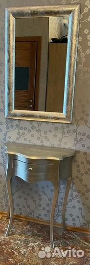 Консоль и зеркало