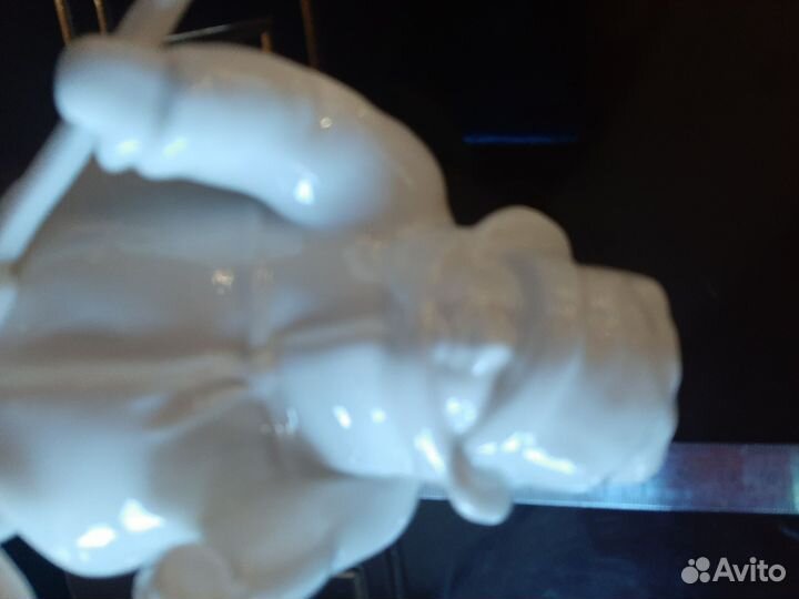 Фарфоровая фигурка мальчик с клюшкой СССР