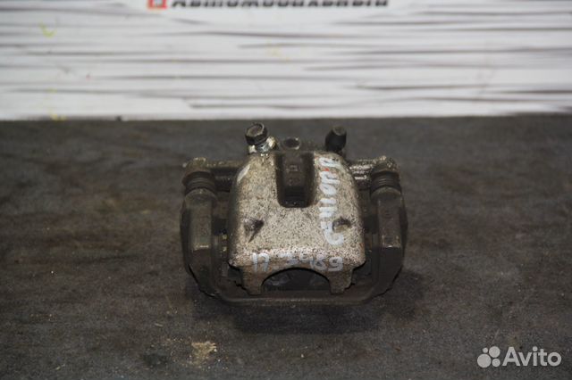 Суппорт зад право c Toyota Vellfire GGH20W 2GR-FE