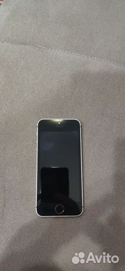 iPhone SE, 32 ГБ