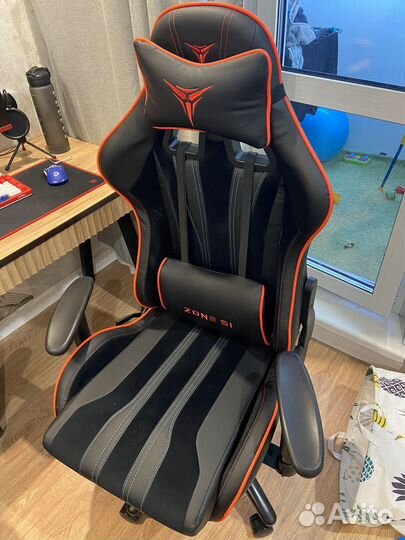 Игровое кресло zone 51