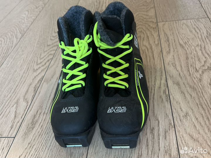 Лыжные ботинки новые 33 размер