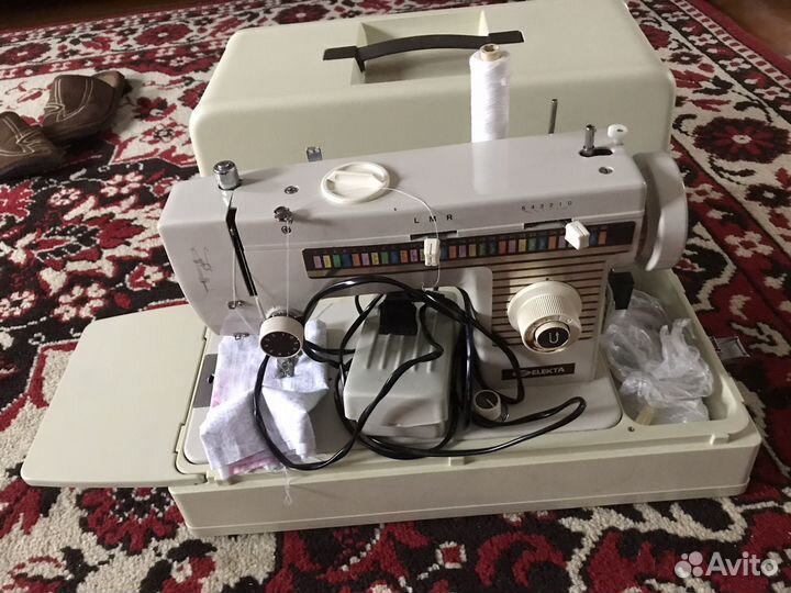 Швейная машинка Электа