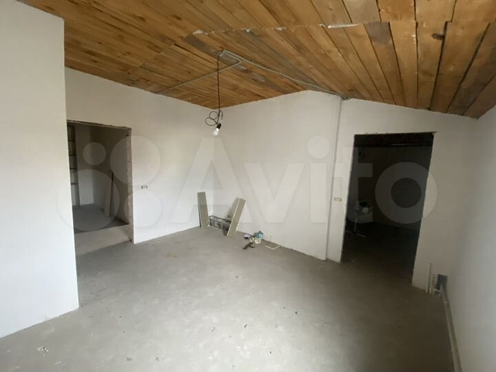 2-к. квартира, 82 м², 2/3 эт.