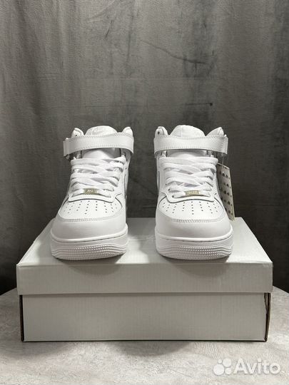 Nike Air Force 1 Mid White