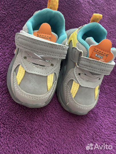Кроссовки детские 19 размер