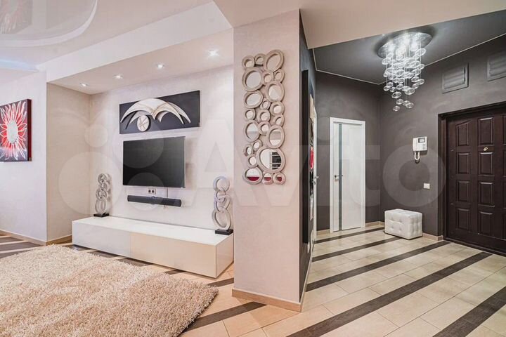 3-к. квартира, 140 м², 4/9 эт.