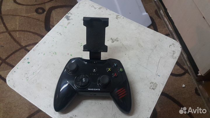 Mad Catz ctrl i (геймпад для айфонов)