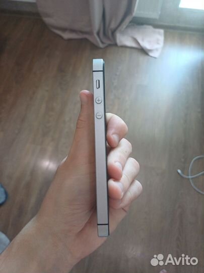 iPhone SE 64gb 2016