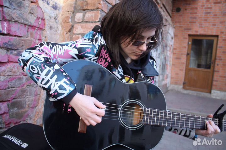 Отстройка и замена струн гитары