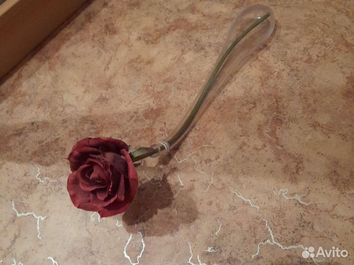 Ваза стекло с розой montana