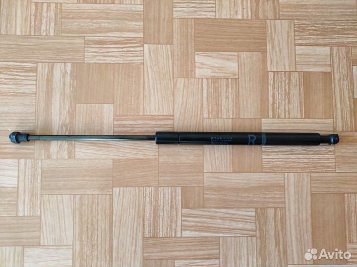 Газовый упор багажника Toyota