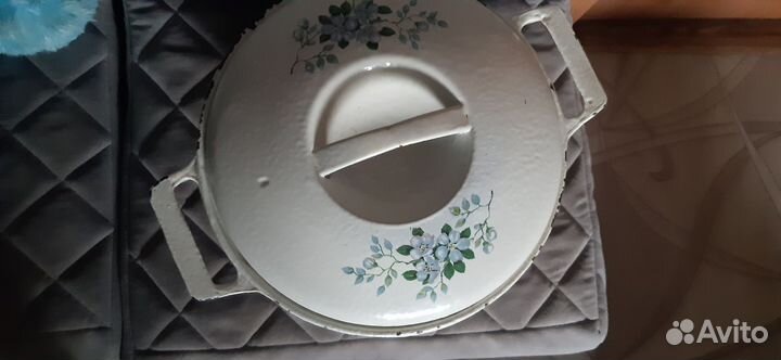 Кастрюля чугунная эмалированная СССР