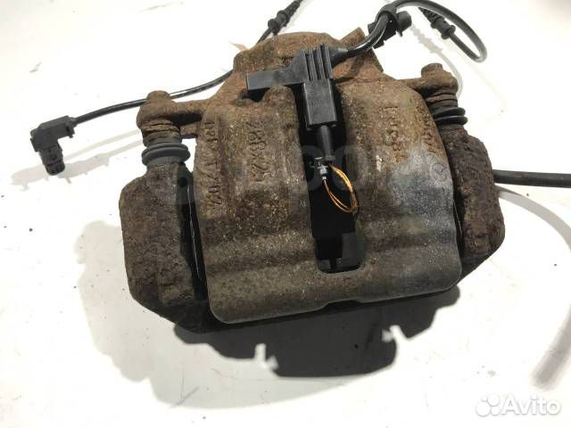 Суппорт передний правый Mercedes C W203