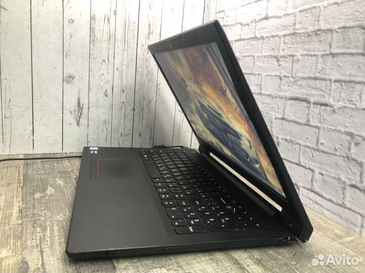 Игровой ноутбук Lenovo i5/12 озу/ 2 видеокарты