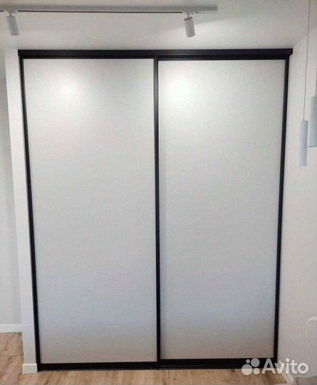 Шкаф распашной