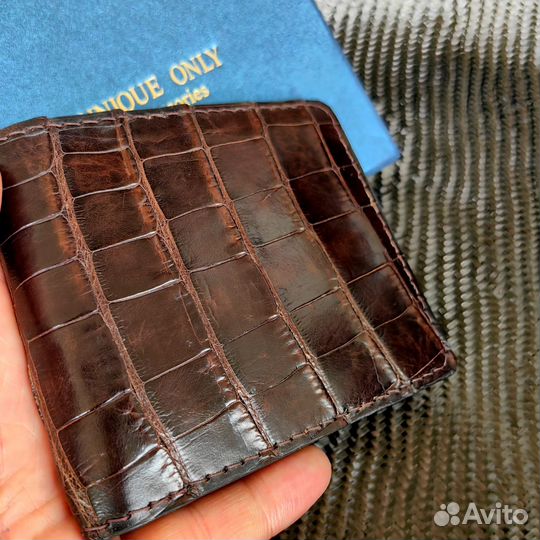 Классический кошелёк из крокодила итальянской выде