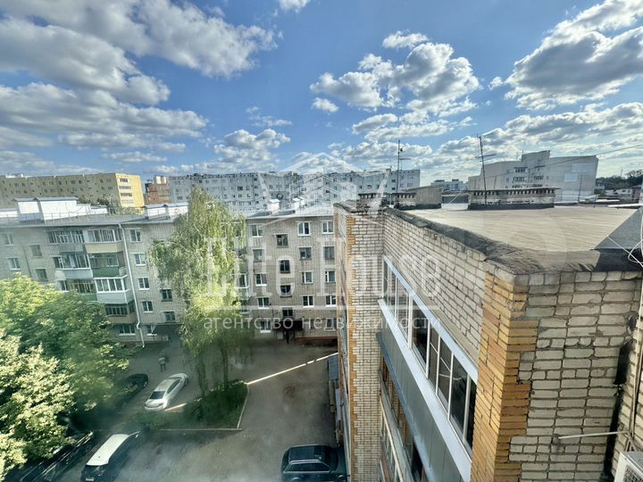 3-к. квартира, 90 м², 6/6 эт.