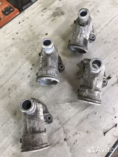 Мерседес фланец системы охлаждения ом 642