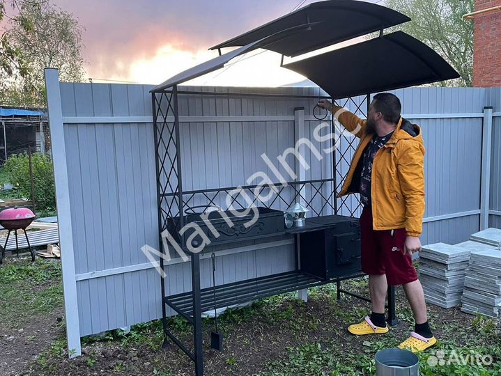 Мангал с крышей