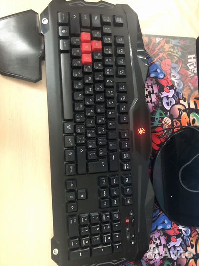 Игровая клавиатура и мышь bloody