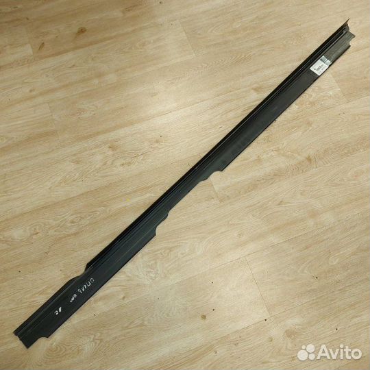 Накладка порога левая Opel Omega 1986-1994