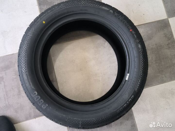 Three-A P606 225/55 R17 101W
