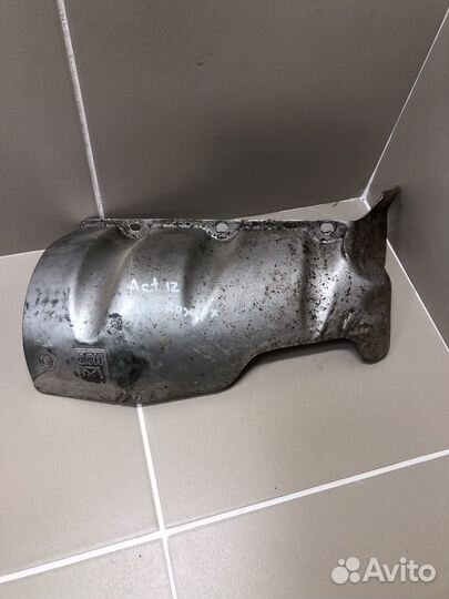 Тепловой экран коллектора Ssang Yong Actyon D20DTF