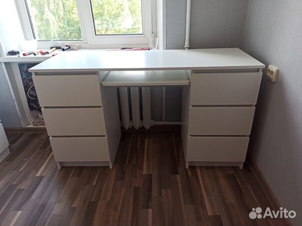 Стол письменный Белый в Наличии