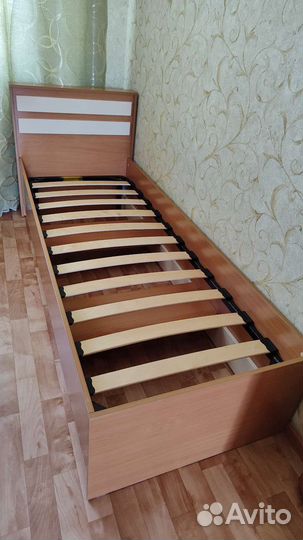 Кровать