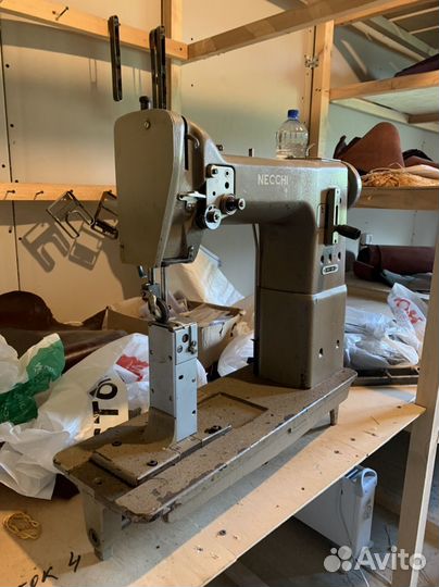 Колонковая швейная машина