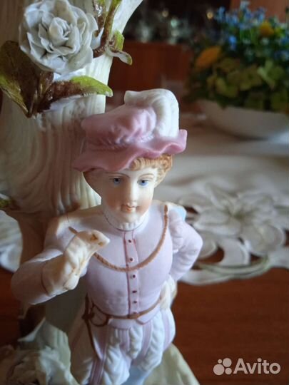 Фарфоровая карандашница или вазочка