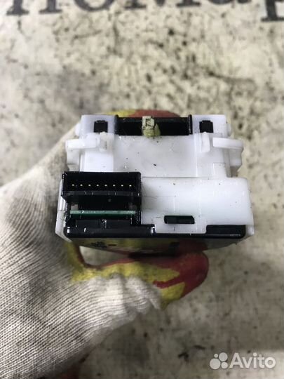 Переключатель поворотов подрулевой Nissan Pathfind