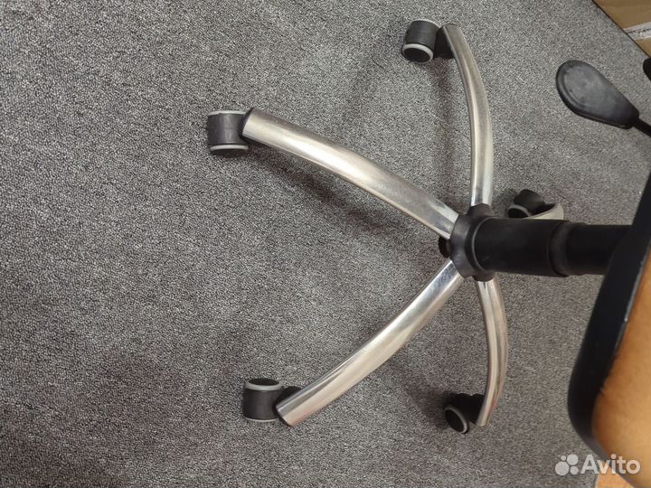 Офисное кресло бу