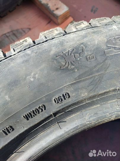 Pirelli Ice Zero 2 275/50 R21