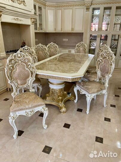 Столы и стулья